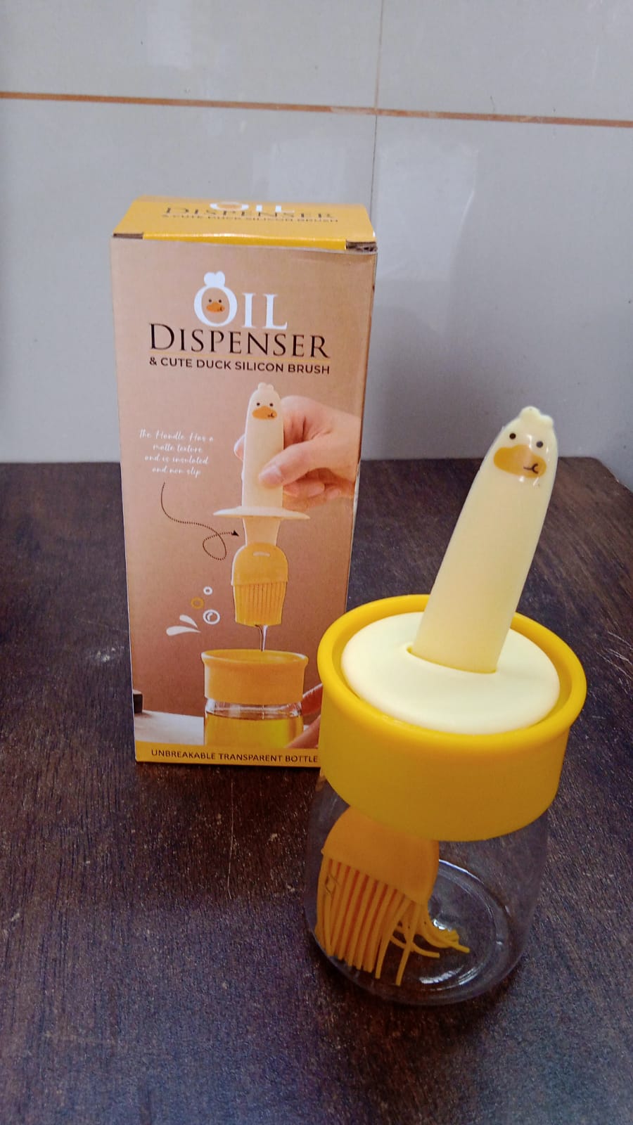 2 in 1 Oil Dispenser Bottle with Silicone Basting - alternative angle