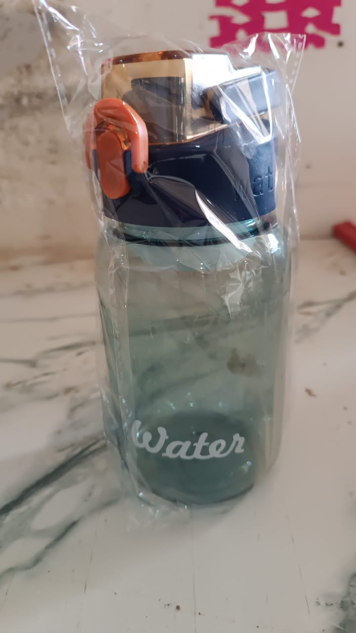 Plastic Leak-Proof Flip Cap & Safty Lock Water Bottle (600ml Approx / 1 Pc)