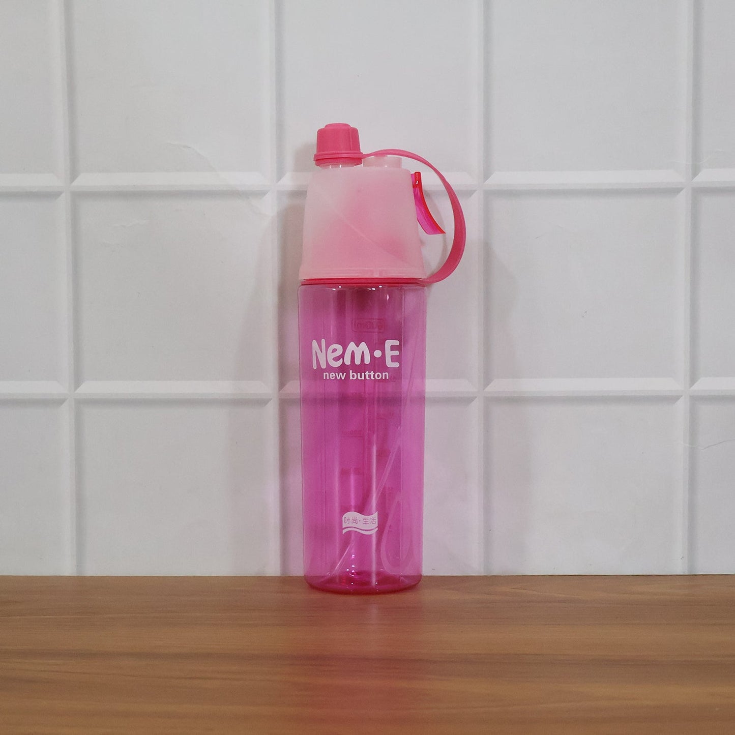 Plastic Sports Water Bottle – Dual Function with Built-In Mist Spray (600 ML)