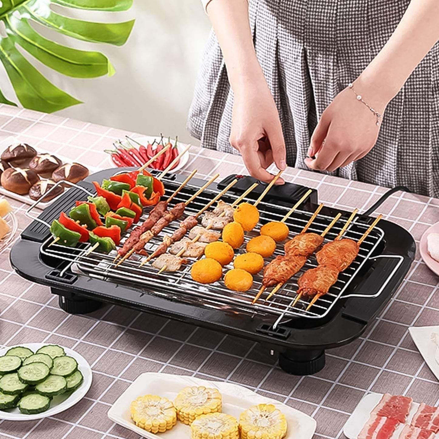  Electric Barbecue Grill 2000W - key feature close-up