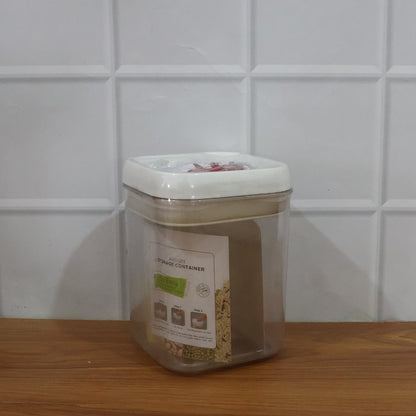 Space-saving transparent food storage container