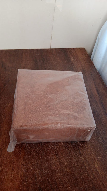 Cocopeat Block Organic Fertilizer & Potting Mixture for Home Gardening (1 KG)
