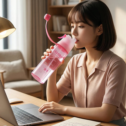 Plastic Sports Water Bottle – Dual Function with Built-In Mist Spray (600 ML)